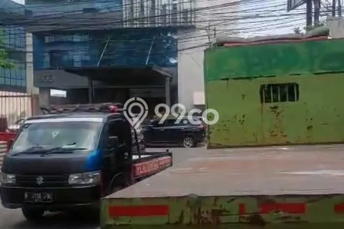 LOKASI PREMIUM! Gudang Kawasan Kebayoran Lama, Luas 600m², Lokasi Ramai LOKASI PREMIUM! Gudang Kawasan Kebayoran Lama, Luas 600m², Lokasi Ramai