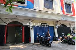 Disewakan Ruko komersial di Tebet luas bangunan 360m2 Disewakan Ruko komersial di Tebet luas bangunan 360m2