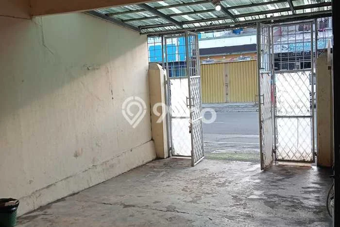 Disewakan Ruko komersial di Jatinegara luas bangunan 195m2 Disewakan Ruko komersial di Jatinegara luas bangunan 195m2