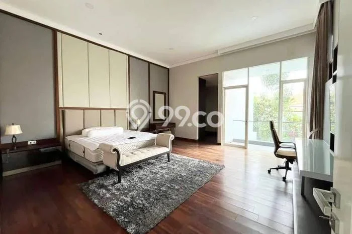 Lokasi strategis! Rumah siap pakai disewakan di Wiyung LB 900m2 Lokasi strategis! Rumah siap pakai disewakan di Wiyung LB 900m2