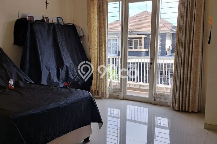 Siap Huni Hunian Elit 5 Kamar di Sukolilo Dekat ke Mana Pun Siap Huni Hunian Elit 5 Kamar di Sukolilo Dekat ke Mana Pun