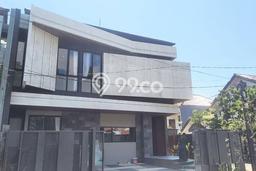 For Sale! Premium House LT 163m2 Desain Modern di Manyar For Sale! Premium House LT 163m2 Desain Modern di Manyar