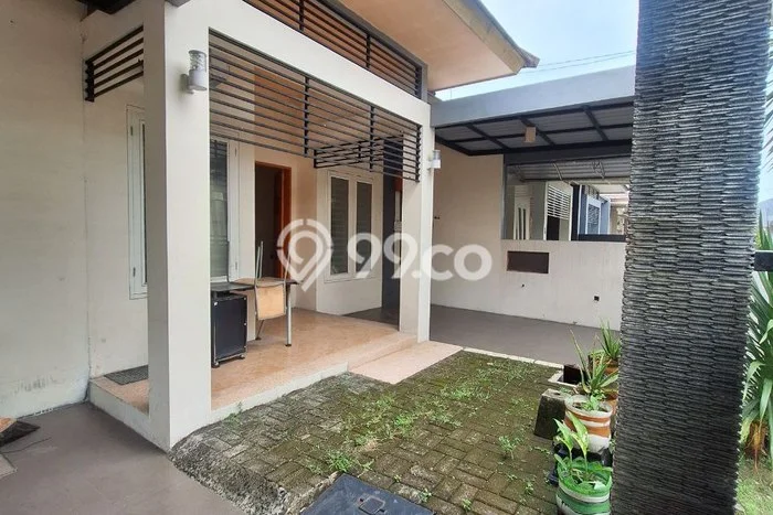 For Sale Rumah 3 Kamar Lokasi Ideal Nyaman dan Strategis di Sukolilo For Sale Rumah 3 Kamar Lokasi Ideal Nyaman dan Strategis di Sukolilo