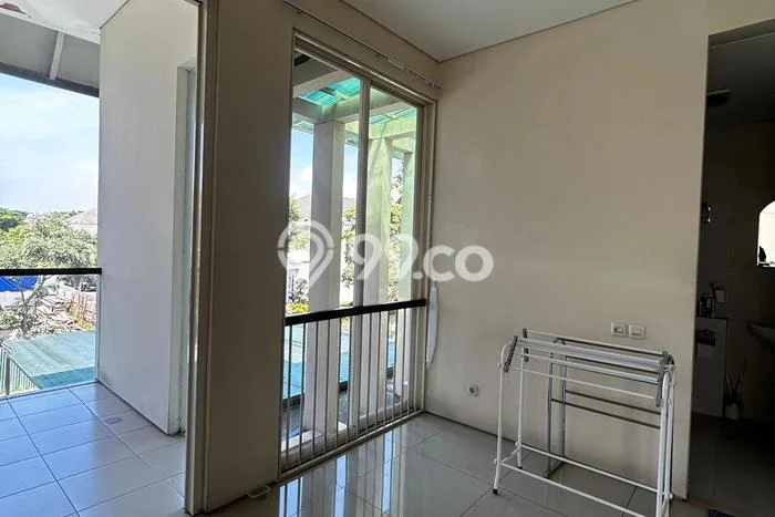 Hunian Mewah Siap Huni LT 330m2 di Lakarsantri, Surabaya Hunian Mewah Siap Huni LT 330m2 di Lakarsantri, Surabaya