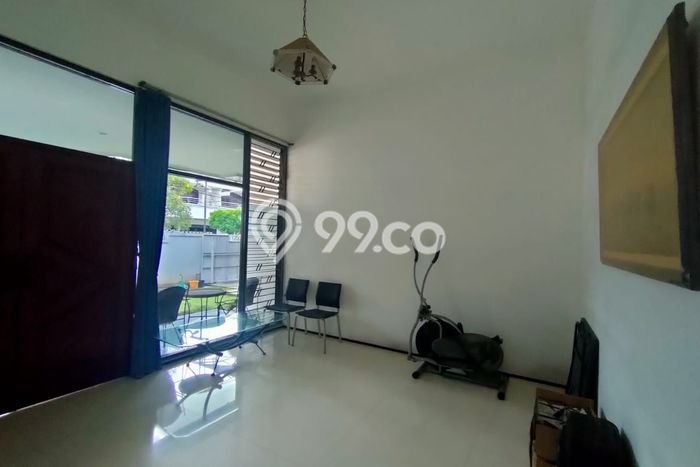 Rumah Elit LB 800m2 Siap Huni Desain Elegan di Manyar, Surabaya Rumah Elit LB 800m2 Siap Huni Desain Elegan di Manyar, Surabaya