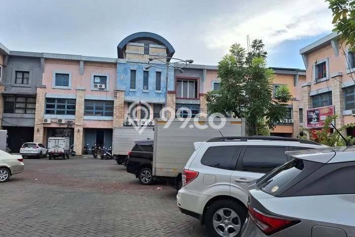 Ruko Dijual di Prime Area Surabaya Luas 135m2 Ruko Dijual di Prime Area Surabaya Luas 135m2