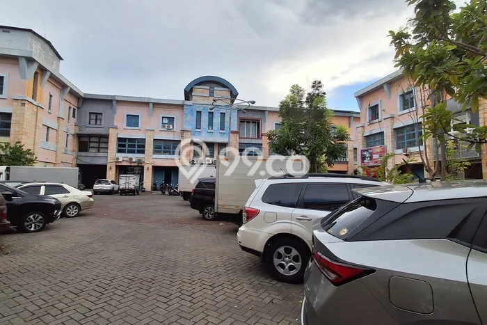 Ruko Dijual di Prime Area Surabaya Luas 135m2 Ruko Dijual di Prime Area Surabaya Luas 135m2