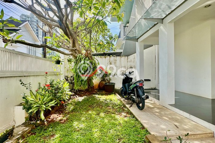 Jual Rumah Luas Elegan Dengan View Eksklusif di Gandaria, Jakarta Selatan Jual Rumah Luas Elegan Dengan View Eksklusif di Gandaria, Jakarta Selatan