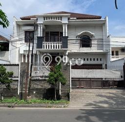 PRIME PROPERTY! Rumah area , 4 KT, Lingkungan Elite, LT 448m2m² Bangunan 350m2m² PRIME PROPERTY! Rumah area , 4 KT, Lingkungan Elite, LT 448m2m² Bangunan 350m2m²
