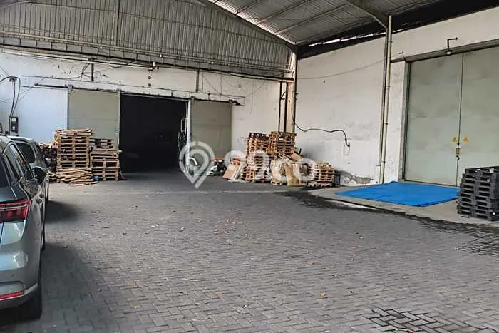 Area Ramai! Gudang Dijual di Kenjeran untuk Bisnis Luas Bangunan 1800m2 Area Ramai! Gudang Dijual di Kenjeran untuk Bisnis Luas Bangunan 1800m2