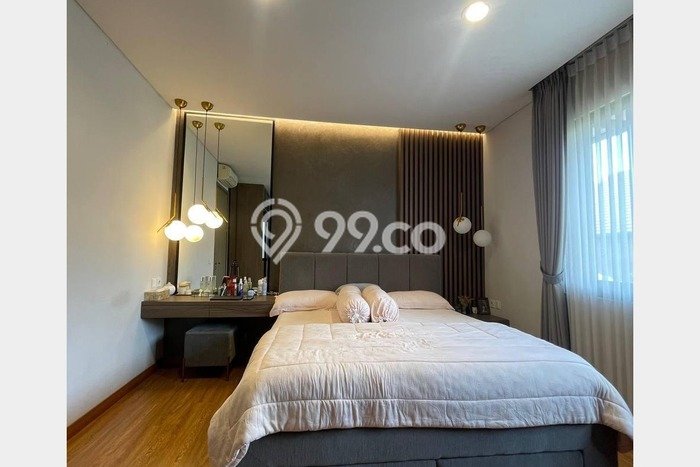 Rumah Mewah LB 177m2 Siap Pakai Desain Elegan di BSD Green Wich, Tangerang Rumah Mewah LB 177m2 Siap Pakai Desain Elegan di BSD Green Wich, Tangerang