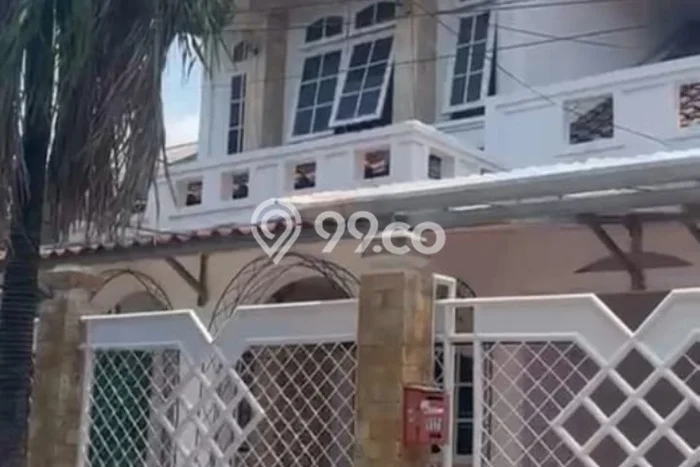 Lokasi strategis! Rumah siap pakai disewakan di Pancoran LB 380m2 Lokasi strategis! Rumah siap pakai disewakan di Pancoran LB 380m2