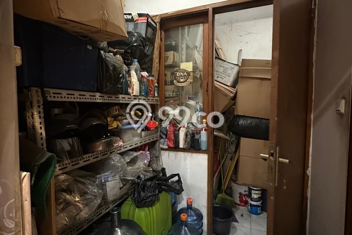 Ruko Dijual di Jakarta Barat LT 90m2 & LB 292m2 Lokasi Terbaik! Ruko Dijual di Jakarta Barat LT 90m2 & LB 292m2 Lokasi Terbaik!