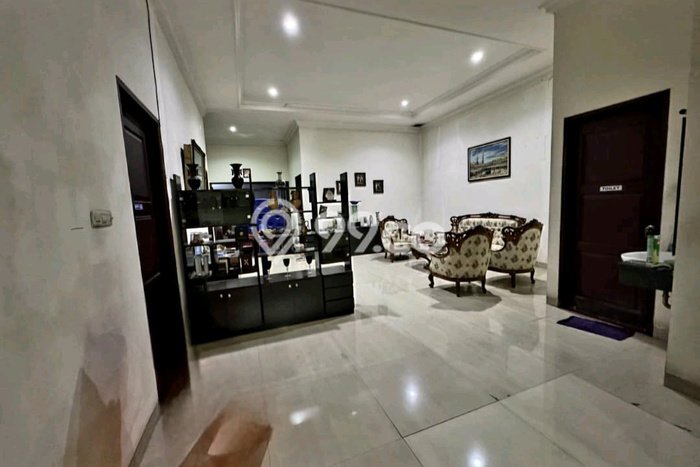 Rumah Mewah Dijual LT 305m2 di Gayungan, Surabaya Rumah Mewah Dijual LT 305m2 di Gayungan, Surabaya