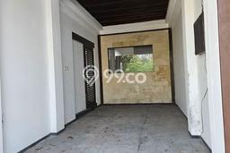 Lokasi strategis! Rumah siap huni dikontrakkan di Kediri LB 145m2 Lokasi strategis! Rumah siap huni dikontrakkan di Kediri LB 145m2
