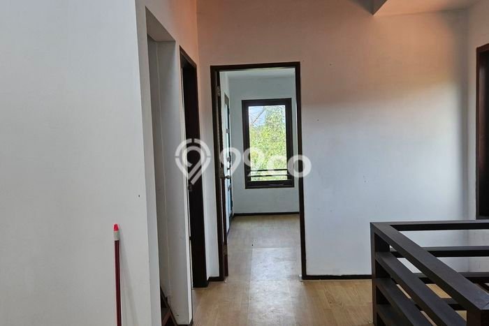 Lokasi strategis! Rumah siap huni dikontrakkan di Kediri LB 145m2 Lokasi strategis! Rumah siap huni dikontrakkan di Kediri LB 145m2