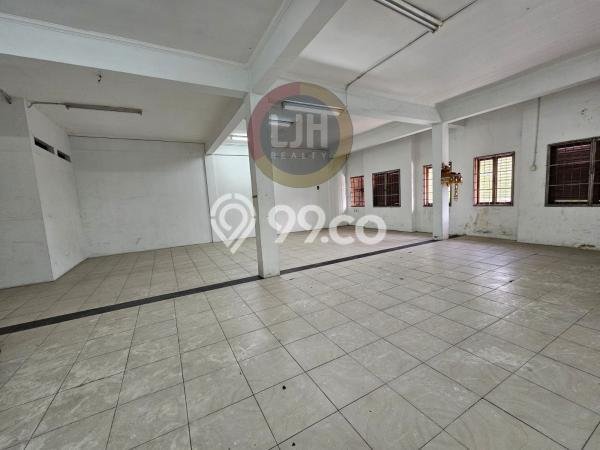 AREA KOMERSIAL! Ruko di Kuta, Luas 288m2m², Jalan Raya AREA KOMERSIAL! Ruko di Kuta, Luas 288m2m², Jalan Raya