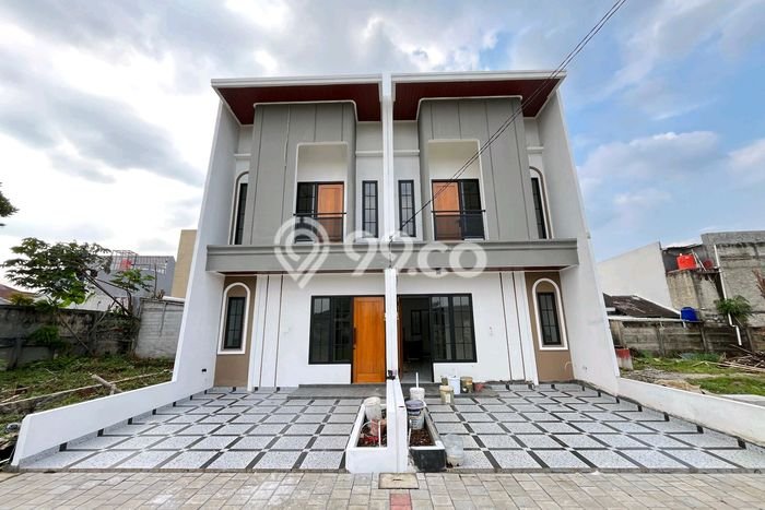 Jual Rumah Strategis Bagus Punya 4 KT di Sawangan Depok SHM Jual Rumah Strategis Bagus Punya 4 KT di Sawangan Depok SHM