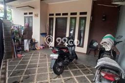 For Sale Rumah 2 Kamar Lokasi Ideal Bagus dan Strategis di Ciputat Timur For Sale Rumah 2 Kamar Lokasi Ideal Bagus dan Strategis di Ciputat Timur