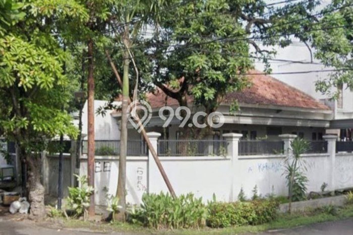 Rumah di Tambaksari, 2 KM, Area Elite, Luas 372m2m² LB 200m2m² Rumah di Tambaksari, 2 KM, Area Elite, Luas 372m2m² LB 200m2m²