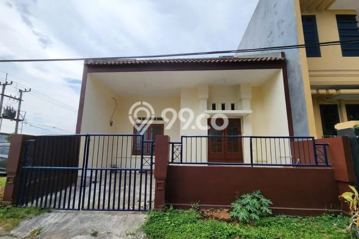 BEST LOCATION! Rumah kawasan Mulyorejo, Akses ke Stasiun, 1 KM, Luas 91m2m² Bangunan 80m2m² BEST LOCATION! Rumah kawasan Mulyorejo, Akses ke Stasiun, 1 KM, Luas 91m2m² Bangunan 80m2m²
