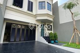 Properti Nyaman 4 KT LT 200m² di Senopati, Jakarta Selatan Properti Nyaman 4 KT LT 200m² di Senopati, Jakarta Selatan