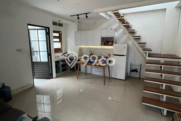 Hunian Cantik Modern Lb 215m2 di Semarang Barat, Semarang Hunian Cantik Modern Lb 215m2 di Semarang Barat, Semarang