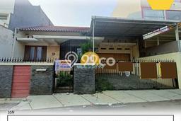 Ready to Use! Premium House LT 292m2 Desain Modern di Karang Tempel Ready to Use! Premium House LT 292m2 Desain Modern di Karang Tempel