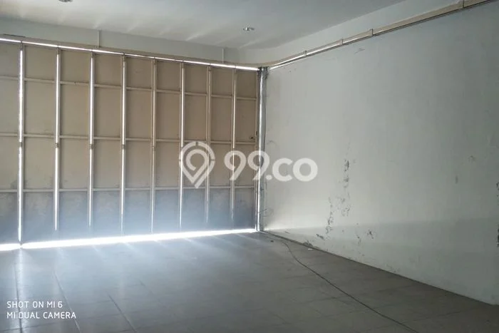 Rumah Strategis Modern Lb 288m2 di Pedurungan, Semarang Rumah Strategis Modern Lb 288m2 di Pedurungan, Semarang