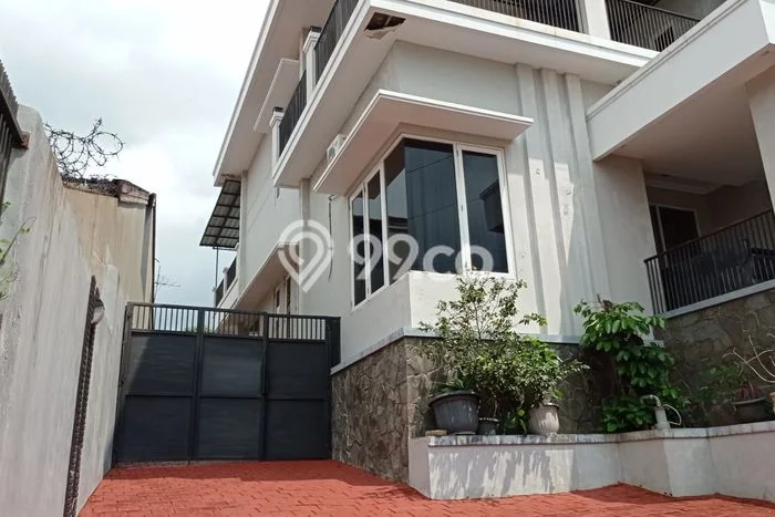 Rumah Disewakan Semarang LT 406m2 LB 271m2 Area Jangli Rumah Disewakan Semarang LT 406m2 LB 271m2 Area Jangli