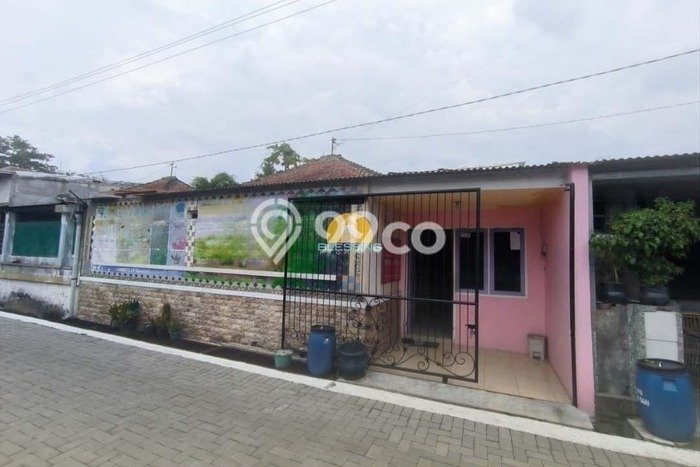 Jual Rumah Favorit Siap Huni LB 100m2 di Semarang Barat, Semarang Jual Rumah Favorit Siap Huni LB 100m2 di Semarang Barat, Semarang