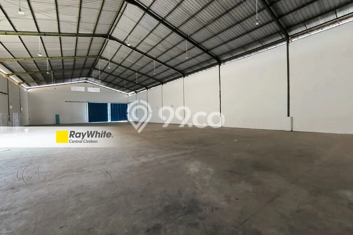 Gudang disewakan di Semarang Barat Semarang dengan luas bangunan 800m2 Gudang disewakan di Semarang Barat Semarang dengan luas bangunan 800m2