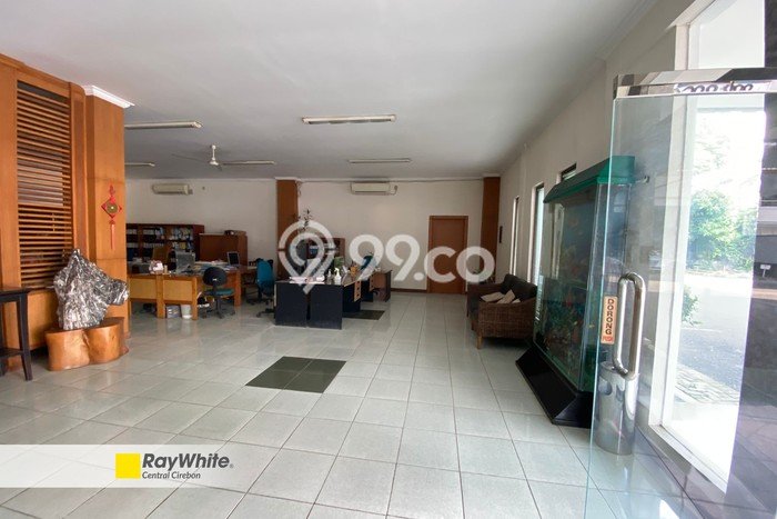 Unit Gudang Paling Strategis di Plumbon Cirebon dengan LB 12000m2 Unit Gudang Paling Strategis di Plumbon Cirebon dengan LB 12000m2