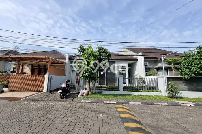 Siap Huni Hunian Elit 4 Kamar di Batununggal Dekat ke Mana Saja Siap Huni Hunian Elit 4 Kamar di Batununggal Dekat ke Mana Saja