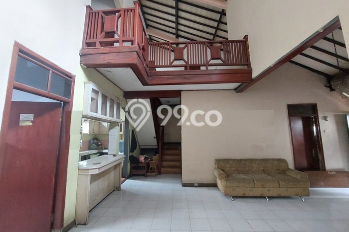 Dijual Rumah 5 Kamar Lokasi Ideal Nyaman dan Strategis di Babakan Ciparay Dijual Rumah 5 Kamar Lokasi Ideal Nyaman dan Strategis di Babakan Ciparay