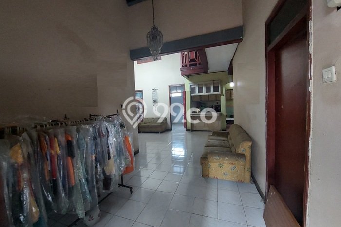 Dijual Rumah 5 Kamar Lokasi Ideal Nyaman dan Strategis di Babakan Ciparay Dijual Rumah 5 Kamar Lokasi Ideal Nyaman dan Strategis di Babakan Ciparay