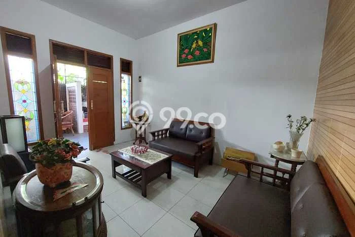 Dijual Rumah 5 Kamar Lokasi Ideal Nyaman dan Strategis di Babakan Ciparay Dijual Rumah 5 Kamar Lokasi Ideal Nyaman dan Strategis di Babakan Ciparay