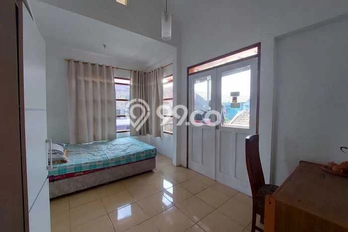 Dijual Rumah 4 Kamar Lokasi Ideal Bagus dan Strategis di Babakan Ciparay Dijual Rumah 4 Kamar Lokasi Ideal Bagus dan Strategis di Babakan Ciparay