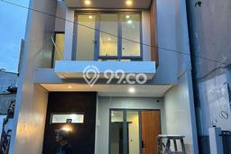 Rumah Strategis Modern Lb 127m2 di Pasar Minggu, Jakarta Selatan Rumah Strategis Modern Lb 127m2 di Pasar Minggu, Jakarta Selatan