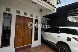 Rumah Modern Cantik 6 Kamar Bisa Langsung Pindah di Tebet Rumah Modern Cantik 6 Kamar Bisa Langsung Pindah di Tebet