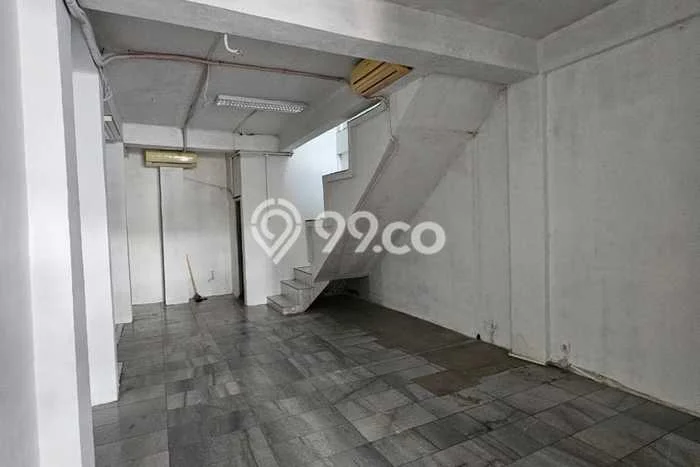 KEUNTUNGAN BERLIPAT! Ruko Kawasan Kebayoran Baru, Luas 156m2m², Posisi Mainroad KEUNTUNGAN BERLIPAT! Ruko Kawasan Kebayoran Baru, Luas 156m2m², Posisi Mainroad