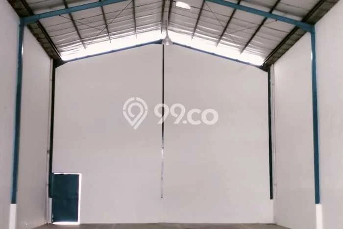 Gudang disewakan di Cakung Jakarta Timur dengan luas bangunan 240m2 Gudang disewakan di Cakung Jakarta Timur dengan luas bangunan 240m2