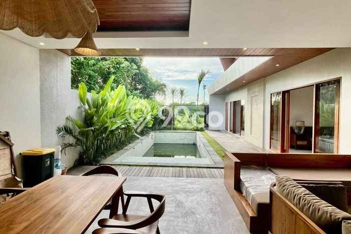HARGA MENARIK! Vila Kawasan Kerobokan, Luas 220m², Lokasi Strategis dengan akses bagus HARGA MENARIK! Vila Kawasan Kerobokan, Luas 220m², Lokasi Strategis dengan akses bagus