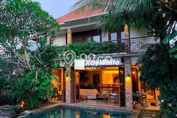 Rumah Bagus Disewakan di Umalas, Badung LT 500m2, LB 300m2 Rumah Bagus Disewakan di Umalas, Badung LT 500m2, LB 300m2