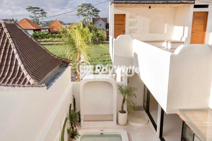 Ready to Use! Luxury House LT 150m2 Desain Elegan di Cemagi Ready to Use! Luxury House LT 150m2 Desain Elegan di Cemagi