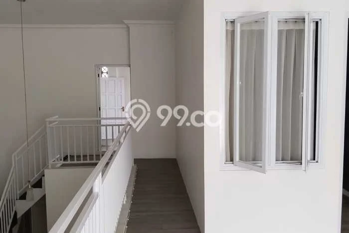 Rumah Luas Asri 4 KT Siap Pakai di Sambiroto Semarang Rumah Luas Asri 4 KT Siap Pakai di Sambiroto Semarang