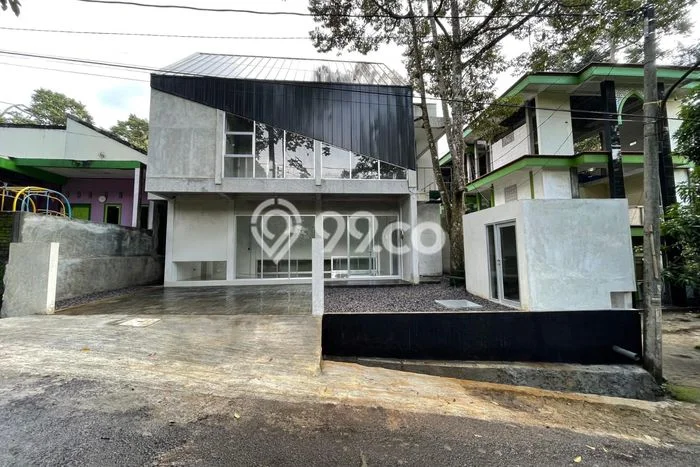 Rumah Eksklusif Dijual LT 300m2 di Gunung Pati, Semarang Rumah Eksklusif Dijual LT 300m2 di Gunung Pati, Semarang