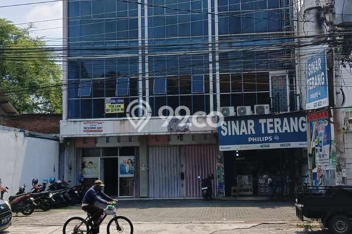 Ruko Strategis Kawasan Semarang Selatan, Luas 225m², Area Komersial, Berkembang Ruko Strategis Kawasan Semarang Selatan, Luas 225m², Area Komersial, Berkembang