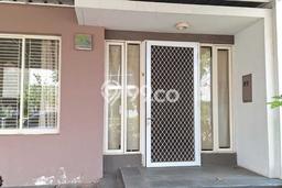 Rumah Mewah LB 120m2 Siap Huni Desain Elegan di Green Lake City, Jakarta Barat Rumah Mewah LB 120m2 Siap Huni Desain Elegan di Green Lake City, Jakarta Barat