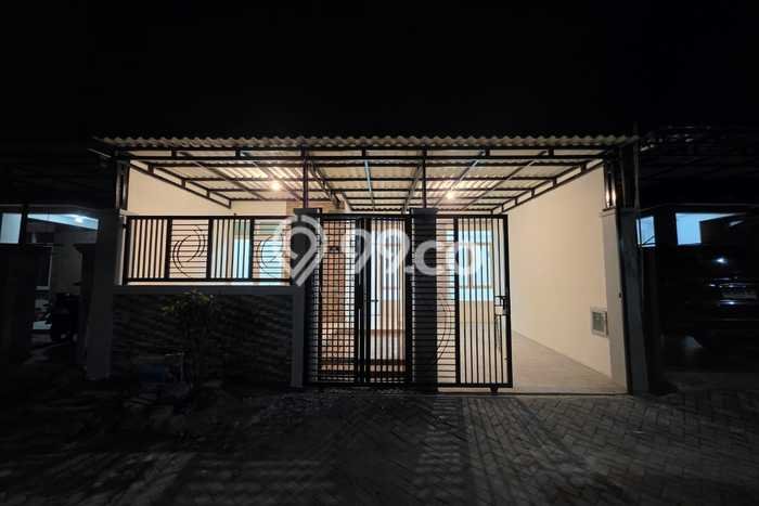 For Sale Rumah 3 Kamar Lokasi Ideal Nyaman dan Strategis di Sidoarjo For Sale Rumah 3 Kamar Lokasi Ideal Nyaman dan Strategis di Sidoarjo